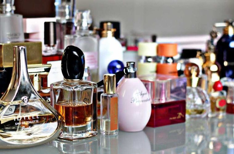 خرید عطر و ادکلن اصل از داروخانه‌های آنلاین: راهنمای جامع