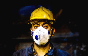 حداقل مزد کارگران یک گام به تصویب نزدیک شد / کمیته کارگری شورای عالی کار: سبد معیشت خانوار کارگری با احتساب تورم بهمن،۲۴ میلیون و ۳۶۰ هزار تومان تعیین شد