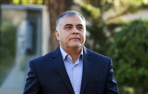 وزیر نفت: برای جلوگیری از قاچاق سوخت هر قطره تولیدی پالایشگاهها را رصد میکنیم / فعلا قصد افزایش قیمت بنزین را نداریم وزیر نفت: برای جلوگیری از قاچاق سوخت هر قطره تولیدی پالایشگاهها را رصد میکنیم / فعلا قصد افزایش قیمت بنزین را نداریم