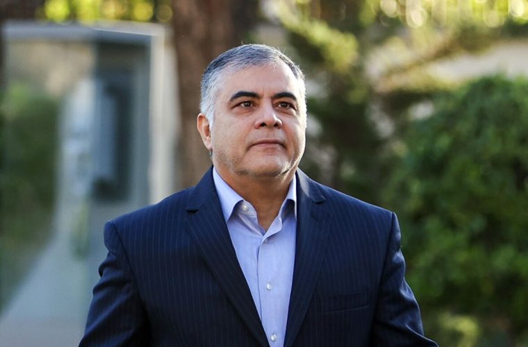 وزیر نفت: برای جلوگیری از قاچاق سوخت هر قطره تولیدی پالایشگاه‌ها را رصد می‌کنیم / فعلا قصد افزایش قیمت بنزین را نداریم