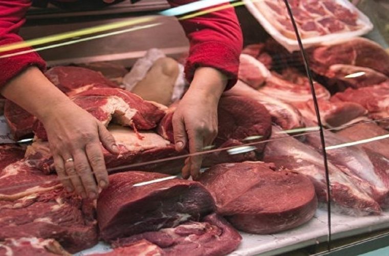 رییس شورای تامین دام: قیمت دام زنده سبک در محدوده ۲۷۰ هزار تا ۲۸۰ هزار تومان است؛ این قیمت، با نرخ کنونی گوشت در بازار فاصله قابل‌توجهی دارد/ واردات ۲۰۰ هزار تن گوشت قرمز در سال ۱۴۰۳