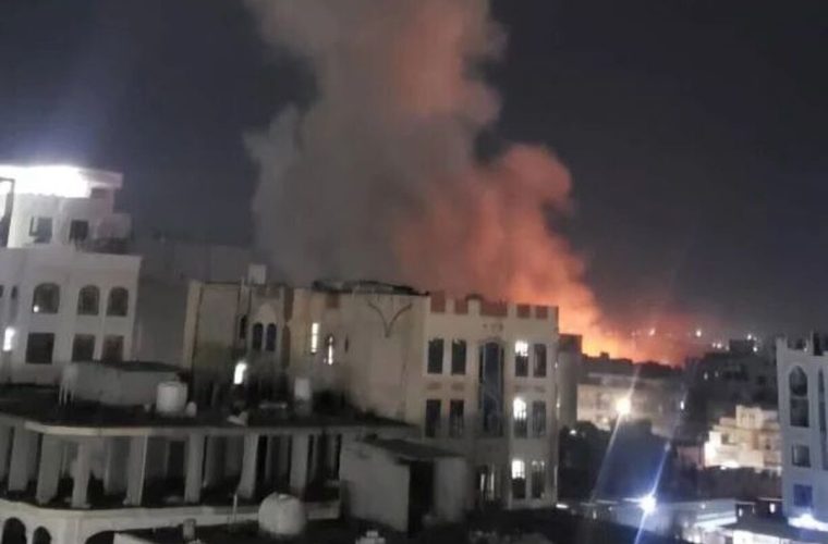 رسانه‌های وابسته به انصارالله یمن: ۳۷ حمله هوایی آمریکا از بامداد امروز به استان‌های صنعا، صعده، الحدیده، الجوف و عمران/ ۷ غیرنظامی زخمی شدند/ ایالات متحده ۲ بار فرودگاه بین‌المللی صنعاء را بمباران کرد/ کاخ سفید: حملات علیه حوثی‌ها ادامه دارد