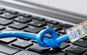 اختلال در اینترنت کشور به دلیل قطعی مسیر فیبر خارج