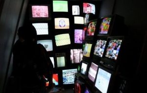 تلویزبون: با عامل پخش تصاویر ناهنجار در شبکه‌ی «سلامت»، برخورد و برکنارش کردیم