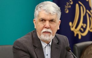 وزیر ارشاد: برخی می‌گفتند مراکز تاریخی را [در زمان تحویل سال که مقارن با ایام عزاداری بود] ببندیم ولی مراکز باز ماند و خود مردم مدیریت کردند / اگر این مراکز بسته می‌ماندند، حواشی سنگین برای کشور پیش می‌آمد / اگر به جای منع کردن، راه را باز بگذاریم بهتر جواب می‌گیریم