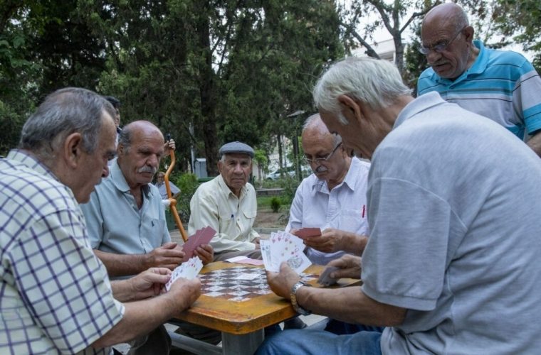 نرخ رشد جمعیت کشور ۰.۶ درصد است / کشور با شتابی چشمگیر در مسیر پیری و کاهش جمعیت حرکت می‌کند
