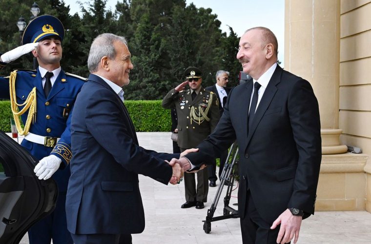 پزشکیان: هنگام حضور در جمهوری آذربایجان، احساس میکنم در میان مردم خودم هستم؛ گویی در تبریز یا اردبیل حضور دارم پزشکیان: هنگام حضور در جمهوری آذربایجان، احساس میکنم در میان مردم خودم هستم؛ گویی در تبریز یا اردبیل حضور دارم