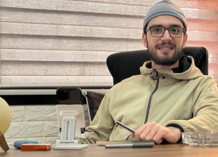 بازداشت فردی به نام «محمد هادی صالح» که سابقه مداحی در برخی مجالس حزب‌الله را داشته به اتهام جاسوسی برای موساد/او با دادن اطلاعات دقیق درباره بیش از ۳۵ عضو و فرمانده حزب‌الله در شهادت آنها دست داشته / پدر این جاسوس از اعضای «یگان رضوان» است /او پس از گرفتاری مالی در ازای دریافت ۱۸ هزار دلار پیشنهاد همکاری داده / در نهایت موساد با پرداخت ۲۳ هزار دلار، همکاری با محمد هادی صالح را آغاز کرد