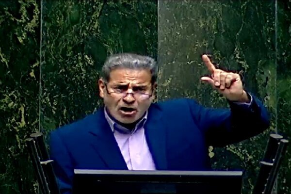 نماینده مجلس: ترامپهای داخلی که تعدادشان به دو سه هزار نفر میرسد، درصد تخریبشان صدها برابر بدتر از ترامپ خارجی است نماینده مجلس: ترامپهای داخلی که تعدادشان به دو سه هزار نفر میرسد، درصد تخریبشان صدها برابر بدتر از ترامپ خارجی است