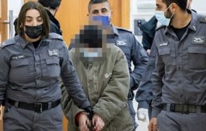 ادعای شاباک: تهران یک جوان ۱۸ ساله اسرائیلی را برای جمع‌آوری اطلاعات حساس و انجام اقدامات در راستای منافع ایران، استخدام کرده بود / او اطلاعات حساسی درباره نخست‌وزیر سابق نفتالی بنت در زمان بستری شدن در بیمارستان جمع‌آوری می‌کرد