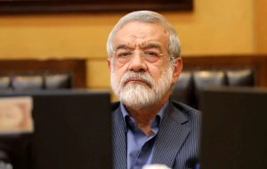 نماینده نزدیک به پایداری: می‌گویند هیچ جریمه کوچکی [برای عدم رعایت حجاب] نباشد؛ پس باید برای سارقان و زورگیران هم جریمه زندان را حذف کنیم و بگوییم: آقایان دزد! از مردم سرقت نکنید / این ادعا که قانون حجاب باعث ایجاد شکاف در جامعه می‌شود، صحت ندارد؛ مگر الآن که نیروی انتظامی برای نبستن کمربند جریمه می‌گیرد، باعث شکاف در جامعه می‌شود؟ / پیامک‌های حجاب منع قانونی ندارد