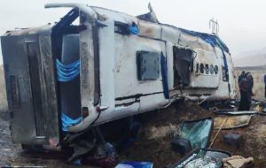 گزارش کمیسیون آموزش مجلس از تصادف اتوبوس دانشآموزان کرمانی: دانشآموزان حاضر به سوار شدن به اتوبوس نبودند، اما با تهدید مسئولین مدرسه ناچار به این کار شدند / هیچ یک از مدیران و مسئولین مدرسه و برگزار کننده اردو سوار این اتوبوس دارای سابقه نقص فنی نشدهاند/ پلیس راه در این سانحه دارای تخلف اساسی است گزارش کمیسیون آموزش مجلس از تصادف اتوبوس دانشآموزان کرمانی: دانشآموزان حاضر به سوار شدن به اتوبوس نبودند، اما با تهدید مسئولین مدرسه ناچار به این کار شدند / هیچ یک از مدیران و مسئولین مدرسه و برگزار کننده اردو سوار این اتوبوس دارای سابقه نقص فنی نشدهاند/ پلیس راه در این سانحه دارای تخلف اساسی است