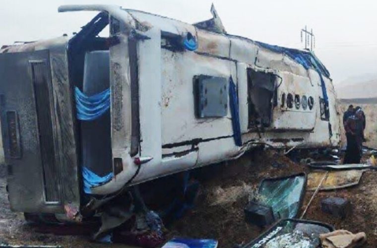 گزارش کمیسیون آموزش مجلس از تصادف اتوبوس دانش‌آموزان کرمانی: دانش‌آموزان حاضر به سوار شدن به اتوبوس نبودند، اما با تهدید مسئولین مدرسه ناچار به این کار شدند / هیچ یک از مدیران و مسئولین مدرسه و برگزار کننده اردو سوار این اتوبوس دارای سابقه نقص فنی نشده‌اند/ پلیس راه در این سانحه دارای تخلف اساسی است