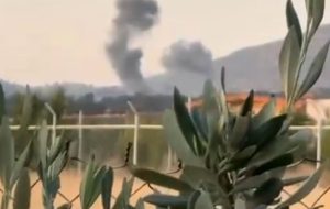 حمله اسرائیل به ۴ نقطه شهری و نظامی در استان ایلام / خبرگزاری دولت: این حملات در دو نقطه از شهرستان ایلام و نقاطی در مهران و دهلران رخ داد / این اقدام با تخریب برخی ساختمانها همراه شد، اما تلفات جانی در پی نداشت حمله اسرائیل به ۴ نقطه شهری و نظامی در استان ایلام / خبرگزاری دولت: این حملات در دو نقطه از شهرستان ایلام و نقاطی در مهران و دهلران رخ داد / این اقدام با تخریب برخی ساختمانها همراه شد، اما تلفات جانی در پی نداشت