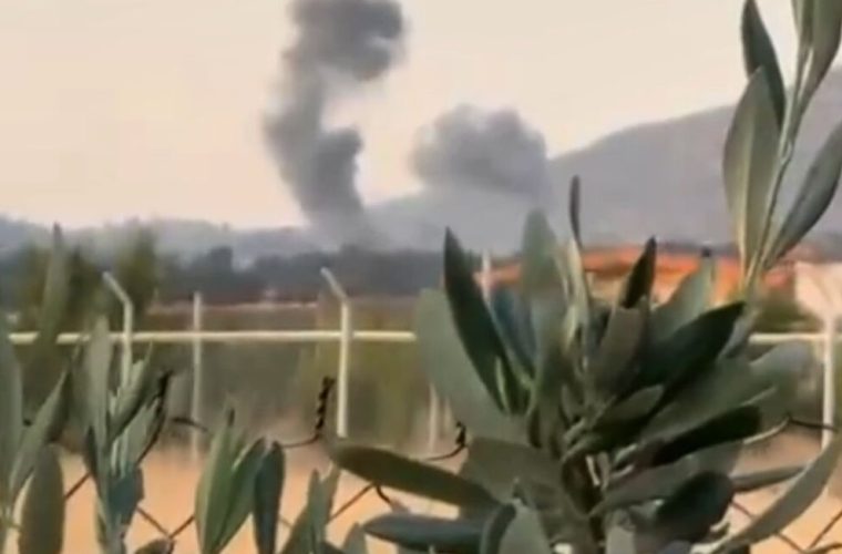 حمله اسرائیل به ۴ نقطه شهری و نظامی در استان ایلام / خبرگزاری دولت: این حملات در دو نقطه از شهرستان ایلام و نقاطی در مهران و دهلران رخ داد / این اقدام با تخریب برخی ساختمان‌ها همراه شد، اما تلفات جانی در پی نداشت