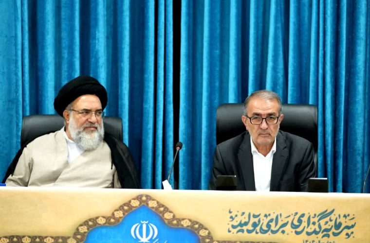 وحدت ملی و مقاومت، رمز عبور از توطئه‌های دشمن است