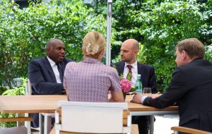 موضوع تمدید مهلت برای فعال‌سازی مکانیسم ماشه به ازای بازگشت تهران به مذاکرات مطرح شده / درخواست‌ اروپایی‌ها از ایران شامل آغاز مجدد مذاکرات هسته‌ای و همچنین از سرگیری همکاری با آژانس بود / پیشنهاداتی درباره محدود کردن ذخایر اورانیوم غنی‌شده نیز مطرح شد / پیشنهاد ارائه شده شامل تمدید یک‌باره و استثنایی ضرب‌الاجل اسنپ‌بک است