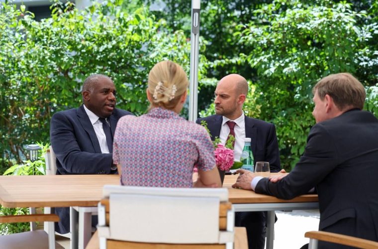 موضوع تمدید مهلت برای فعالسازی مکانیسم ماشه به ازای بازگشت تهران به مذاکرات مطرح شده / درخواست اروپاییها از ایران شامل آغاز مجدد مذاکرات هستهای و همچنین از سرگیری همکاری با آژانس بود / پیشنهاداتی درباره محدود کردن ذخایر اورانیوم غنیشده نیز مطرح شد / پیشنهاد ارائه شده شامل تمدید یکباره و استثنایی ضربالاجل اسنپبک است موضوع تمدید مهلت برای فعالسازی مکانیسم ماشه به ازای بازگشت تهران به مذاکرات مطرح شده / درخواست اروپاییها از ایران شامل آغاز مجدد مذاکرات هستهای و همچنین از سرگیری همکاری با آژانس بود / پیشنهاداتی درباره محدود کردن ذخایر اورانیوم غنیشده نیز مطرح شد / پیشنهاد ارائه شده شامل تمدید یکباره و استثنایی ضربالاجل اسنپبک است