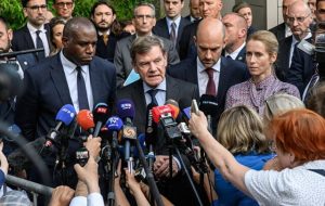 واکنش وزرای خارجه آلمان و فرانسه به تماس تلفنی با عراقچی: زمان بسیار تنگ است / اجازه نخواهیم داد که مهلت اسنپبک منقضی شود، مگر اینکه یک توافق قابل تأیید و پایدار حاصل شود / یک دیدار جدید در این زمینه هفته آینده برگزار خواهد شد واکنش وزرای خارجه آلمان و فرانسه به تماس تلفنی با عراقچی: زمان بسیار تنگ است / اجازه نخواهیم داد که مهلت اسنپبک منقضی شود، مگر اینکه یک توافق قابل تأیید و پایدار حاصل شود / یک دیدار جدید در این زمینه هفته آینده برگزار خواهد شد