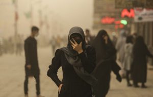 آلودگی هوا در ۱۶ شهر خوزستان به مرز خطرناک رسید/ هویزه در وضعیت قهوه‌ای