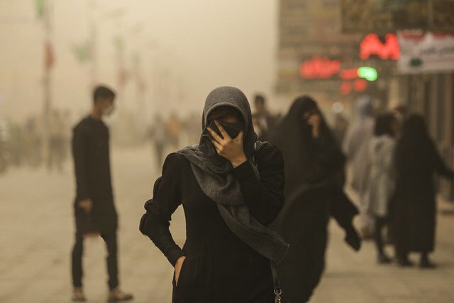 آلودگی هوا در ۱۶ شهر خوزستان به مرز خطرناک رسید/ هویزه در وضعیت قهوهای آلودگی هوا در ۱۶ شهر خوزستان به مرز خطرناک رسید/ هویزه در وضعیت قهوهای