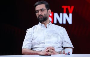 آذری جهرمی: سابقه امنیتی داشتم/ با بستن پلتفرم‌های مجازی مخالف بودیم/ رجستری باعث افزایش قیمت گوشی نشد