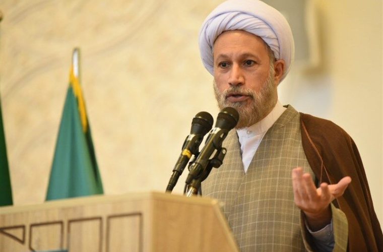 امام جمعه شیراز:برخی در کوچه و خیابان خیلی مدعی و طلبکار هستند و خود را مطالبهگر میدانند؛ به نظر بنده این اسم را بیخودی به خود میبندند؛ کسی که یاد خدا در دلش نیست، نمیشود مطالبهگر باشد و در قاموس انقلاب اسلامی جای مطالبهگر نیست و مطالبهگر تراز انقلاب اسلامی باید یاد خدا در دلش باشد امام جمعه شیراز:برخی در کوچه و خیابان خیلی مدعی و طلبکار هستند و خود را مطالبهگر میدانند؛ به نظر بنده این اسم را بیخودی به خود میبندند؛ کسی که یاد خدا در دلش نیست، نمیشود مطالبهگر باشد و در قاموس انقلاب اسلامی جای مطالبهگر نیست و مطالبهگر تراز انقلاب اسلامی باید یاد خدا در دلش باشد