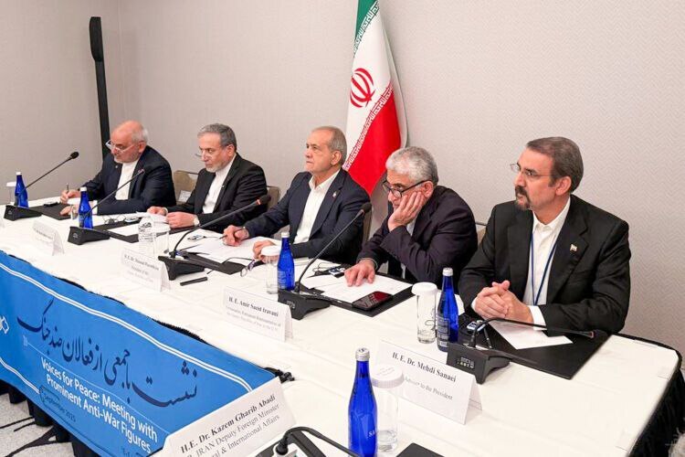 پزشکیان: از گفت‌و‌گو روی‌گردان نیستیم/ تا زمانی که زبان زورگویی برقرار باشد، امکانی برای گفت‌و‌گو باقی نخواهد ماند/ اگر چه بازگشت هر تحریمی ناخوشایند است، اما پایان راه نیست؛ ما روش برون‌رفت از هر وضعیتی را پیدا می‌کنیم