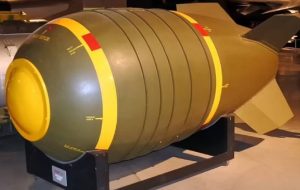 ۷۱ نماینده مجلس خواستار ساخت بمب اتم شدند+اسامی