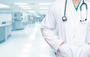 رئیس نظام پزشکی: ۳۰ هزار پزشک در ایران پزشکی نمی‌کنند