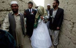 ادعای روزنامه جمهوری اسلامی: مجلس میخواهد قانونی تصویب کند که اجازه میدهد اتباع بیگانه و غیر مجاز با عقد شرعی با زنان ایرانی، کسب تابعیت کنند ادعای روزنامه جمهوری اسلامی: مجلس میخواهد قانونی تصویب کند که اجازه میدهد اتباع بیگانه و غیر مجاز با عقد شرعی با زنان ایرانی، کسب تابعیت کنند