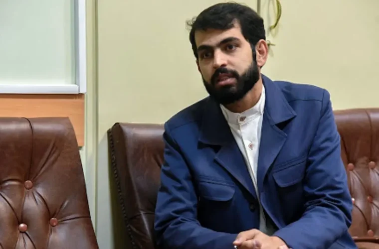 تقویم عجیب نماینده انقلابی مجلس: باید شنبه ها با آمریکا مذاکره می کردیم، دوشنبه ها با چین! تقویم عجیب نماینده انقلابی مجلس: باید شنبه ها با آمریکا مذاکره می کردیم، دوشنبه ها با چین!