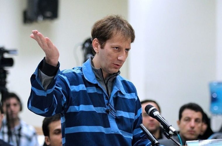ظهوریان، نماینده مجلس: از ۲ میلیارد یورو بدهی «بابک زنجانی» به شرکت نفت، تنها ۱۶ میلیون یورو پرداخت شده/ «زنجانی» گفته بود مابقی مبلغ از طریق تحویل یک فلز یا رمزارز نامعتبر به بانک مرکزی پرداخت شود، اما این پیشنهادات مورد پذیرش نهادهای ذیربط قرار نگرفت/ ادعای وی درباره مصادره مبلغ نقدی حساب FIIB از سوی شرکت کرسنت نیز رد شده/ فرصت دو ماهه دیگری برای تسویه مابقی بدهی، به او داده شده ظهوریان، نماینده مجلس: از ۲ میلیارد یورو بدهی «بابک زنجانی» به شرکت نفت، تنها ۱۶ میلیون یورو پرداخت شده/ «زنجانی» گفته بود مابقی مبلغ از طریق تحویل یک فلز یا رمزارز نامعتبر به بانک مرکزی پرداخت شود، اما این پیشنهادات مورد پذیرش نهادهای ذیربط قرار نگرفت/ ادعای وی درباره مصادره مبلغ نقدی حساب FIIB از سوی شرکت کرسنت نیز رد شده/ فرصت دو ماهه دیگری برای تسویه مابقی بدهی، به او داده شده