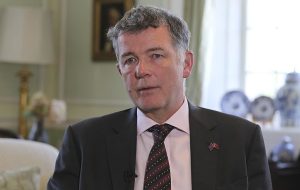 ریچارد مور رئیس سابق سازمان اطلاعاتی MI6: درمورد پوتین جاسوسی می‌کنیم، اما روی متحدان آمریکایی‌مان نه / واضح است که پوتین در تلاش است ما را بازی دهد، او یک افسر اطلاعاتی است