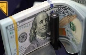 نجفی، نماینده مجلس: شنیده‌ها حاکی از این است که دولت قصد دارد نرخ «ارز ترجیحی» را بالای ۴۰ هزار تومان ببرد/ در سامانه نیما عملا ارزی وجود ندارد