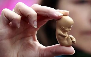 عوارض سقط‌های غیرقانونی بسیار گسترده و خطرناک است