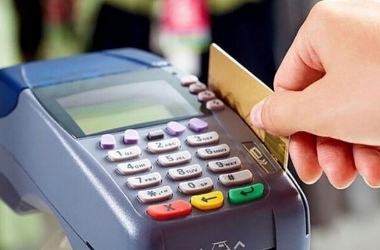 جزئیات طرح ملی اعتبار ایرانیان؛ سقف آن ۳۰ میلیون تومان و مدت بازپرداخت شش ماهه است/ بعد از دهه فجر برای کل کشور اجرایی میشود/ ماهیت آن تسهیلات نیست و به صورت اعتبار خرید به کار گرفته میشود؛ یعنی مصرف کننده پس از دریافت، جهت خرید کالا به فروشگاهها مراجعه میکند/ در صورت بازپرداخت موفق، درجه اعتباری خانوار بهبود یافته و امکان تمدید اعتبار مجدد فراهم میشود جزئیات طرح ملی اعتبار ایرانیان؛ سقف آن ۳۰ میلیون تومان و مدت بازپرداخت شش ماهه است/ بعد از دهه فجر برای کل کشور اجرایی میشود/ ماهیت آن تسهیلات نیست و به صورت اعتبار خرید به کار گرفته میشود؛ یعنی مصرف کننده پس از دریافت، جهت خرید کالا به فروشگاهها مراجعه میکند/ در صورت بازپرداخت موفق، درجه اعتباری خانوار بهبود یافته و امکان تمدید اعتبار مجدد فراهم میشود