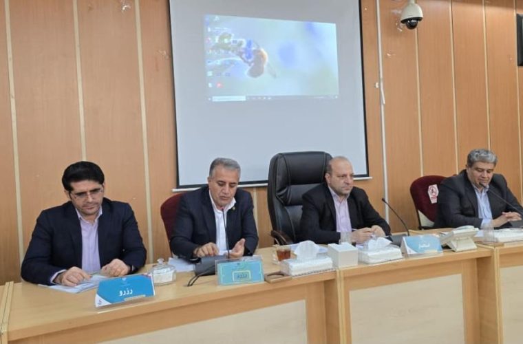 تأکید بر اجرای تعهدات بانکها برای جذب ۱۴ همت تسهیلات سفر رئیس جمهور تأکید بر اجرای تعهدات بانکها برای جذب ۱۴ همت تسهیلات سفر رئیس جمهور