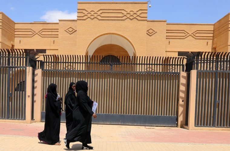 العربیه: عربستان وابسته نظامی ایران، معاون او و سه دیپلمات دیگر ایرانی را اخراج کرد