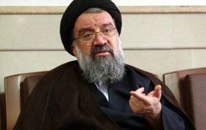 احمد خاتمی: آیت‌الله سید مجتبی خامنه‌ای در جنگ رمضان از ناحیه پا آسیب شدید دید به‌طوری که احتمال قطع پا مطرح بود، اما با تلاش کادر درمان اکنون در سلامت به سر می‌برند