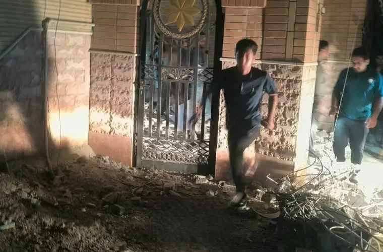 منابع داخلی: شنیده شدن صدای ۶ انفجار در کنارک، ۸ انفجار در قشم، ۵ انفجار اطراف روستای مسن قشم،، چابهار، بندرعباس، سیریک، اهواز، بندرعباس، لاوان، عسلویه و حمله به اطراف فرودگاه جیرفت/ فعالیت پدافند در شرق تهران/۴ شهید و بیش از ۵۰ مجروح در حمله آمریکا به عروسی در کوهستک/ سخنگوی سپاه: تنبیه سختی در انتظار متجاوزان است، آمریکا از حملات جدید خود پشیمان خواهد شد