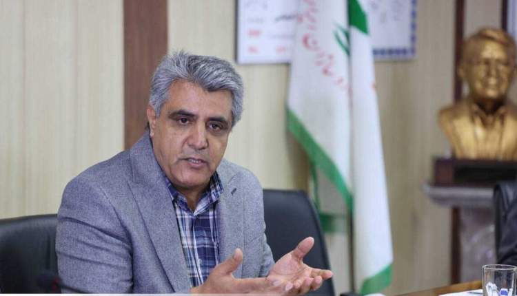 انجمن داروسازان: قیمت داروهای ایرانی ۱۵۰ درصد افزایش پیدا کرده / ارز ترجیحی دارو حذف شده و صنعت دارو با یک چالش پنج‌برابری در هزینه تأمین مواد اولیه مواجه شده است/قیمت داروهای خارجی ۳۰۰ تا ۴۰۰ درصد افزایش داشته/ دارو در حال حذف شدن از سبدسلامت خانوار است